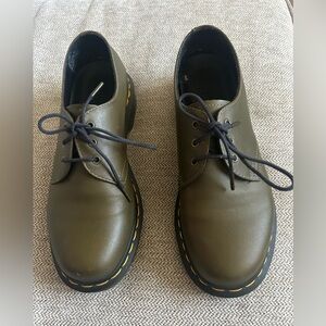 Doc Martens size 7 olive green